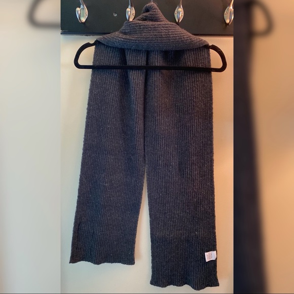Calvin Klein Scarf - Picture 3 of 5